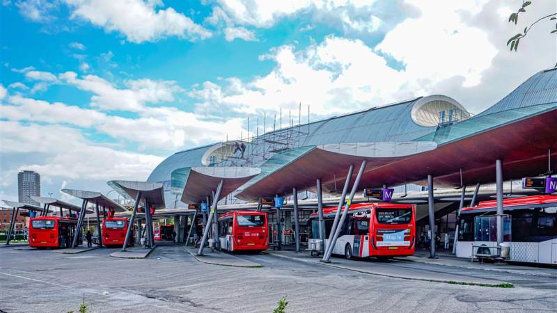 Busstation Spijkenisse Centrum wordt aangepakt