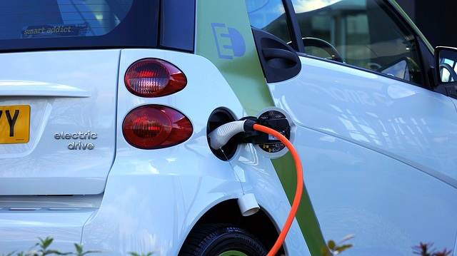 Aanleg laadplekken elektrische auto’s makkelijker