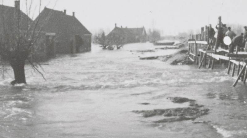 Zuidland herdenkt slachtoffers Watersnoodramp 1953Zuidland