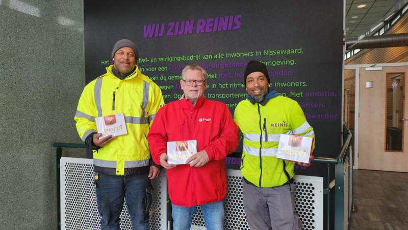 PvdA trakteert tijdens Week van de Afvalhelden