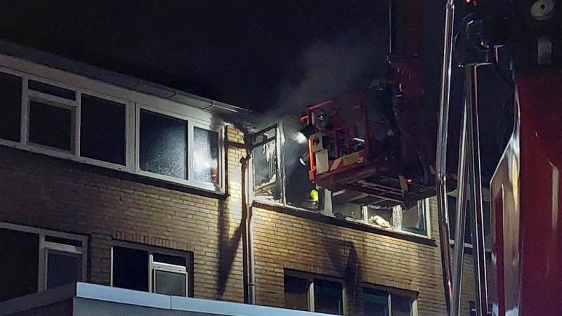 Grote uitslaande brand verwoest bovenverdieping