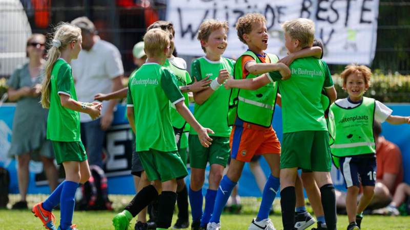 Schoolvoetbal op 5 locaties in Voorne-Putten 