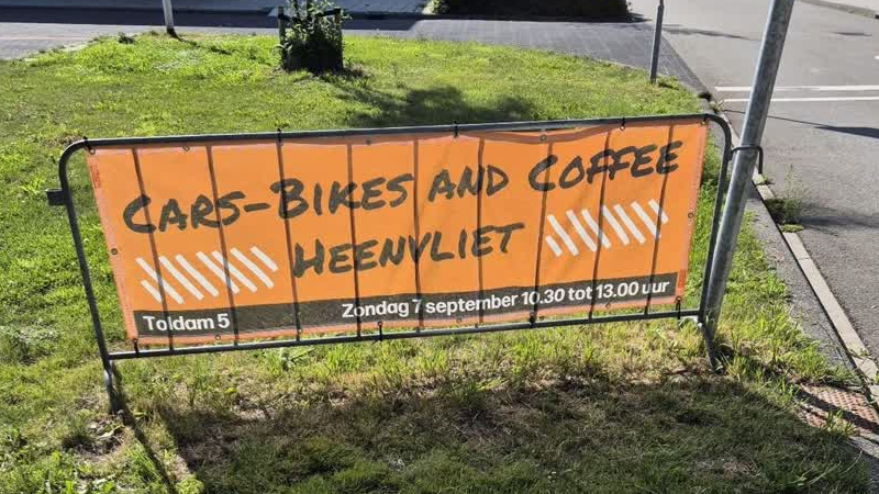 Cars-Bikes & Koffie Heenvliet: ‘Koffie, voertuigen en gezelligheid’