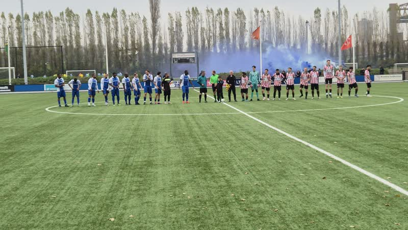 Dick zag gisteren een heuse derby in de 5e voetbalklasse op Oostbroek - SCO'63 tegen Hekelingen
