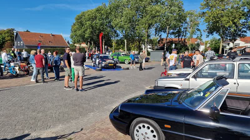 Grote belangstelling voor Cars-Bikes & Koffie Heenvliet