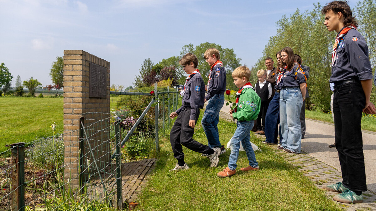 Herdenking_4mei_Zwartewaal (8).jpg