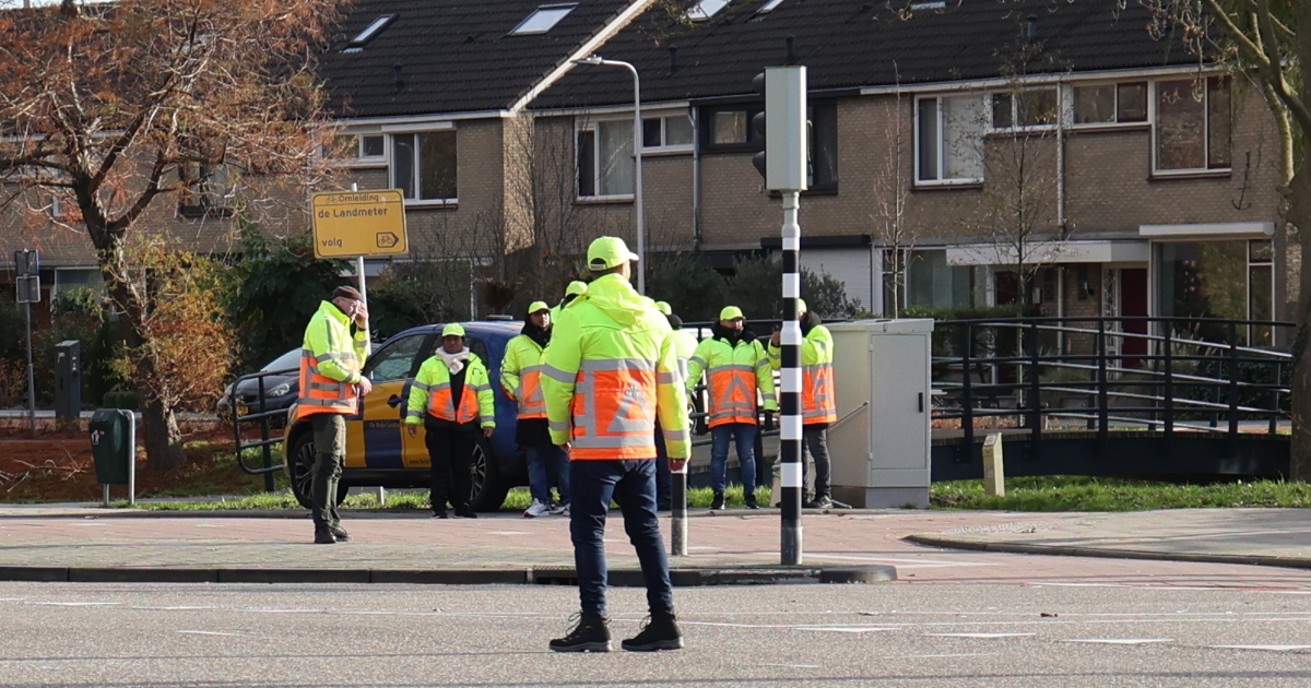 Oefening verkeersregelaars op kruising Hekelingseweg – Heemraadlaan