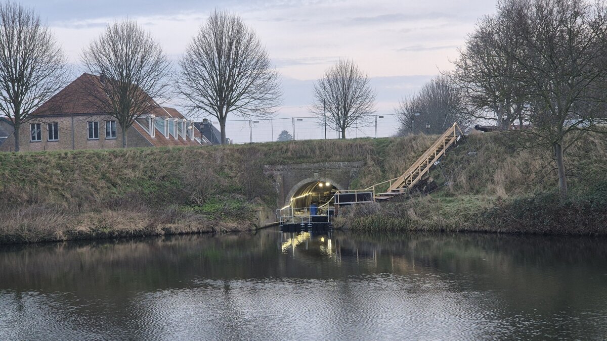 tunneltje vestingwal Brielle.jpg