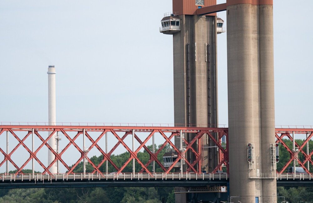 Spijkenisserbrug 1 (1).jpg