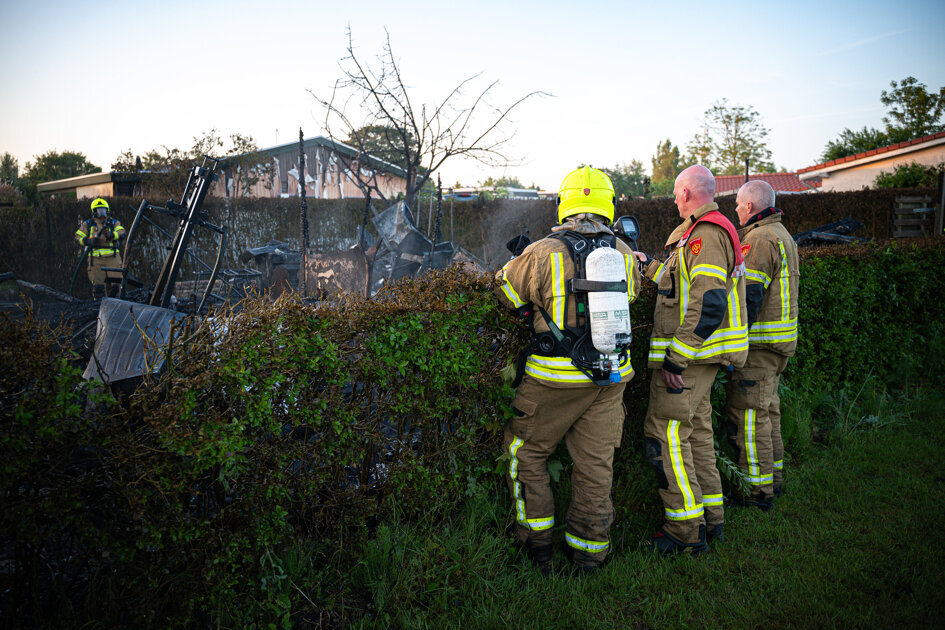 Zeer grote brand in chalet op vakantiepark in Hellevoetsluis