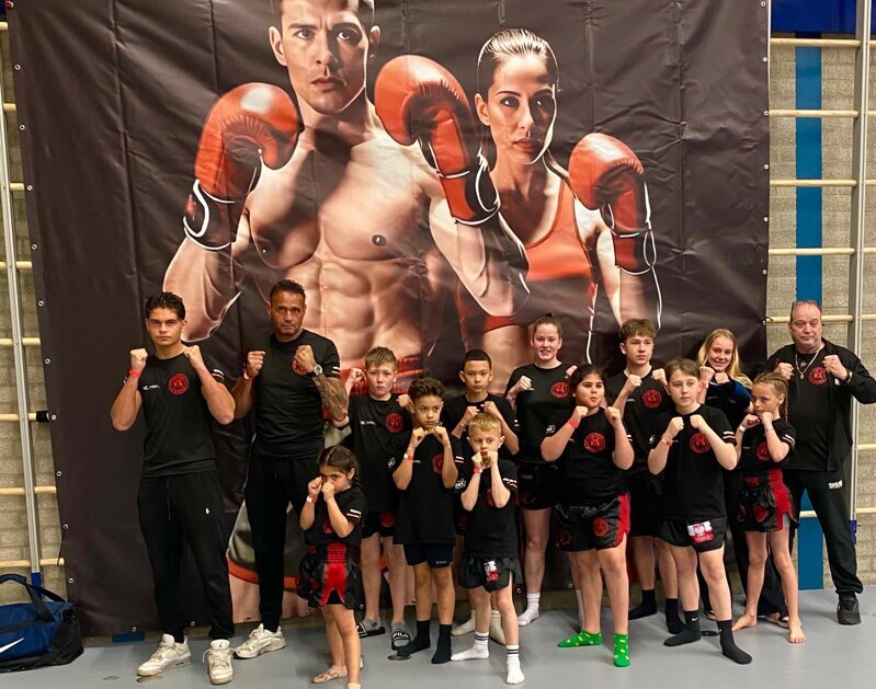 Jeugdige vechters van Fightteam Spijkenisse maken indruk in Ossendrecht