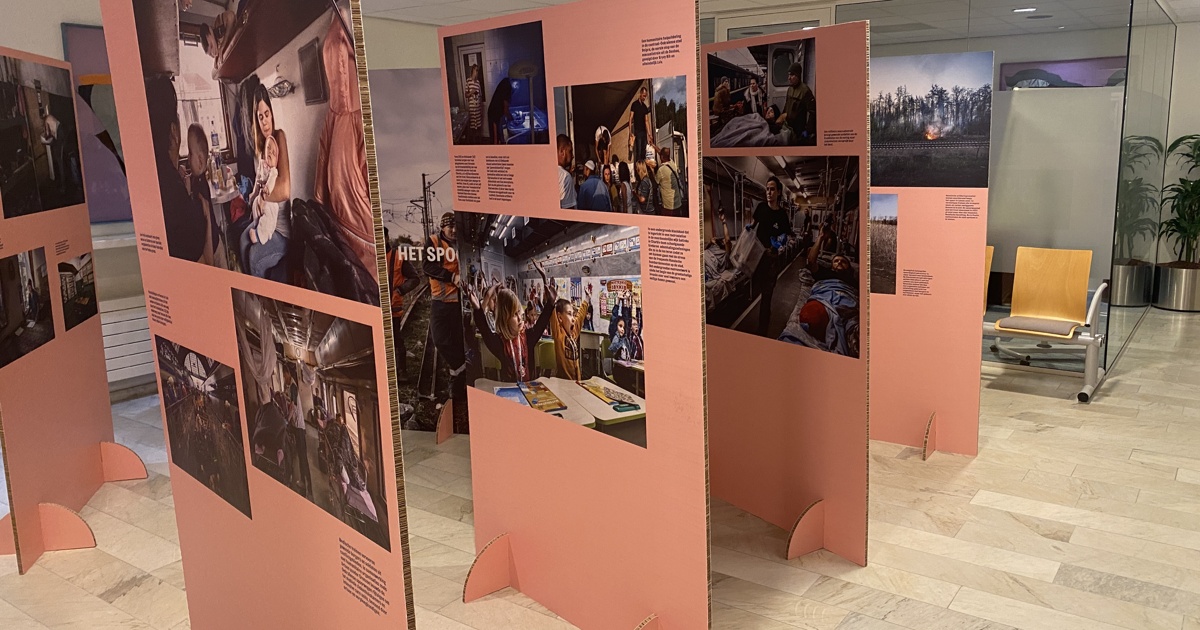 Fototentoonstelling in Hellevoetsluis toont Oekraïense spoorwegmedewerkers in oorlogstijd