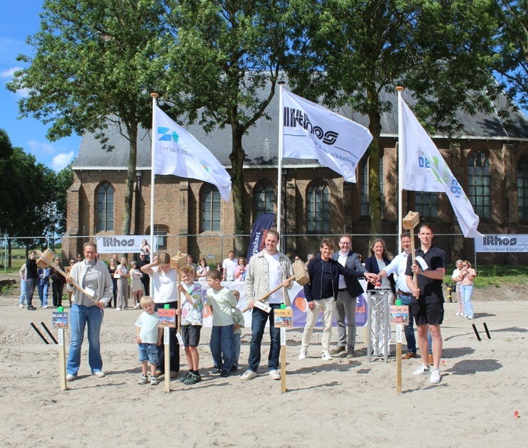 Eerste paal voor dorpshart Zwartewaal