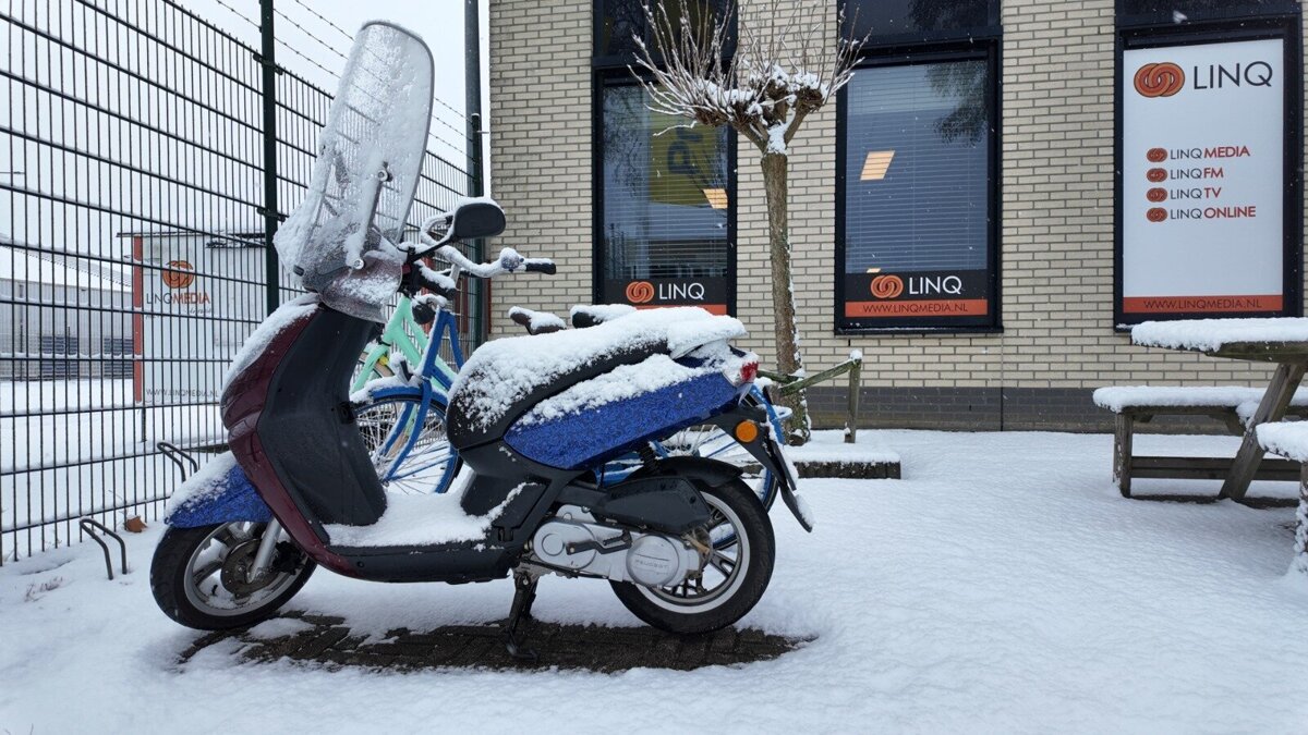 Sneeuw_scooter.jpeg