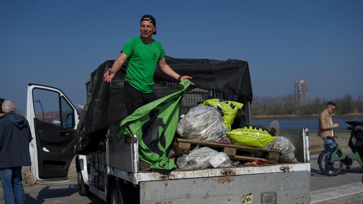 Volle truck_Maasboulevard 2026.jpg