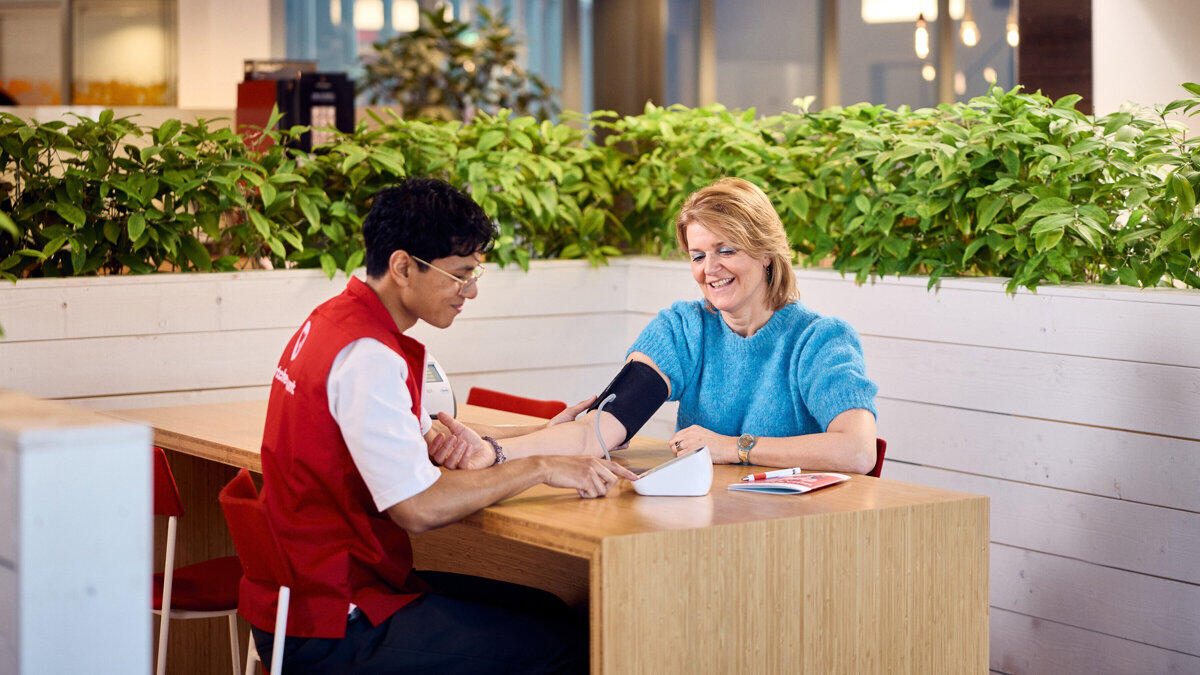 Bloeddrukmeting Hartcheckpunt Hartstichting_foto Rob van der Voort Photography.jpg