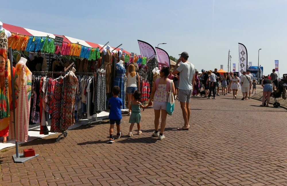 Pinkstermarkt 1.jpeg