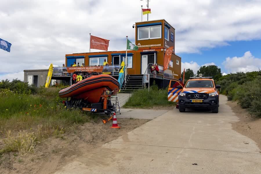 Vrijwilligers Reddingsbrigade Hellevoetsluis al meer dan 50 jaar actief: ‘Bewakingsploeg van ongevee