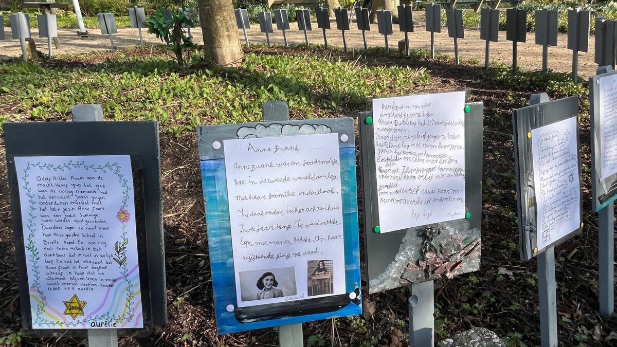 2. Gedichten rond de amberboom..jpg