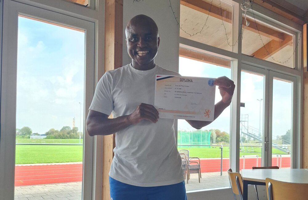 foto 1, kersverse trainer Tony de Pina Gomes