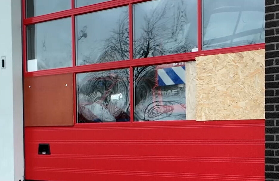 20260109 brandweer Rockanje burgemeester.00_00_06_26.Still001.jpg