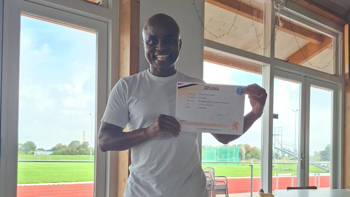 foto 1, kersverse trainer Tony de Pina Gomes