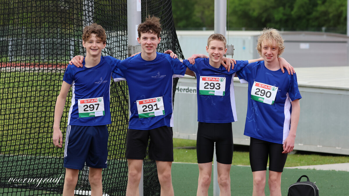 260412_Voorne Atletiek_Joey, Yannick, James, Jake.jpg