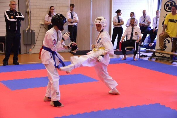 Succesvolle afsluiting van het wedstrijdseizoen voor karateka’s uit de regio