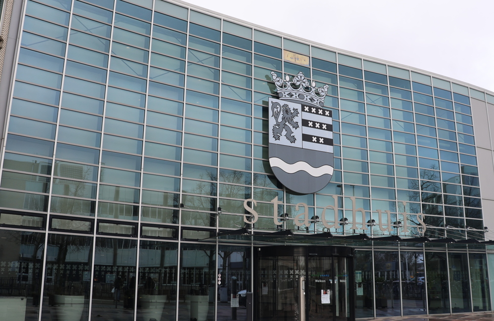 Stock_Gemeente_Nissewaard_Stadhuis.JPG