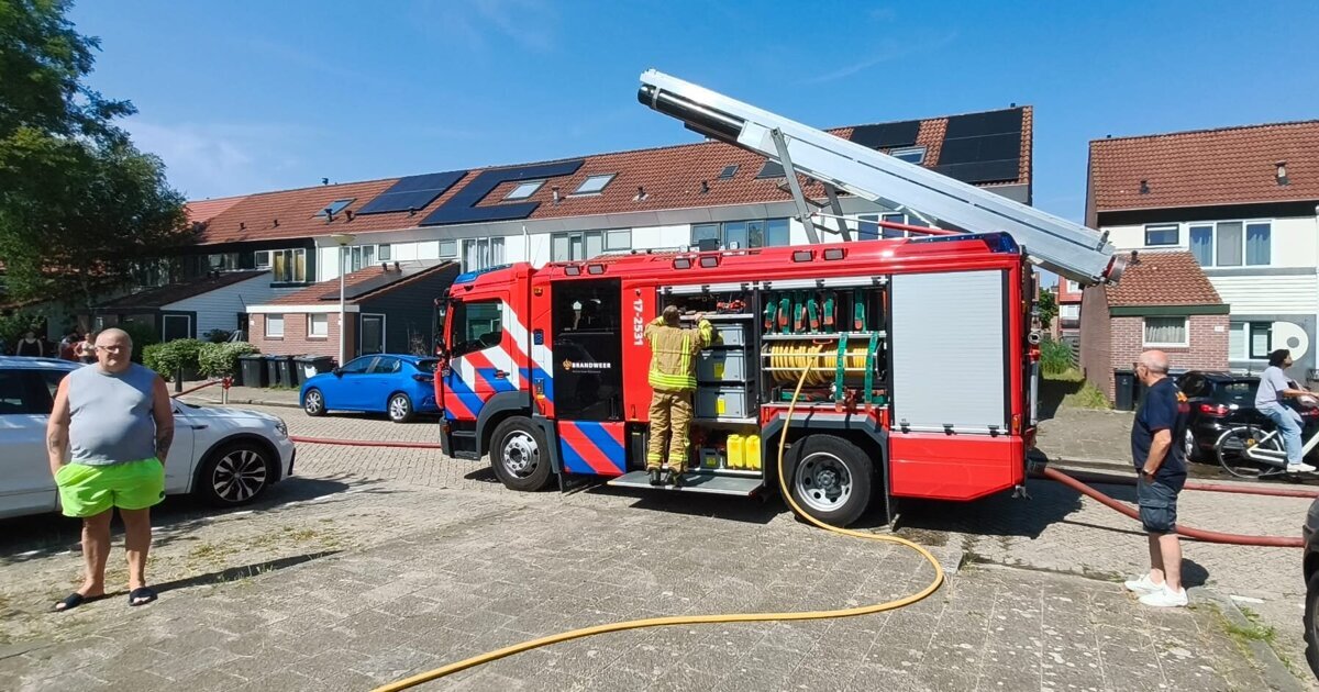 Scooter brandt volledig uit in schuur in Hellevoetsluis