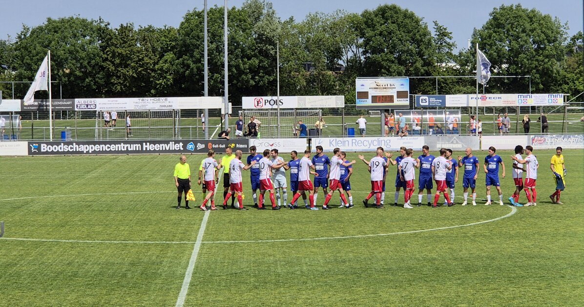 Zuidland wint derby tegen Hellevoetsluis in blessuretijd