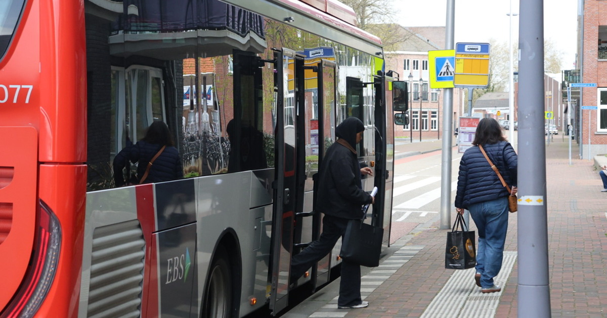 Strandbus 803 rijdt vanaf vandaag dagelijks naar Rockanje Strand