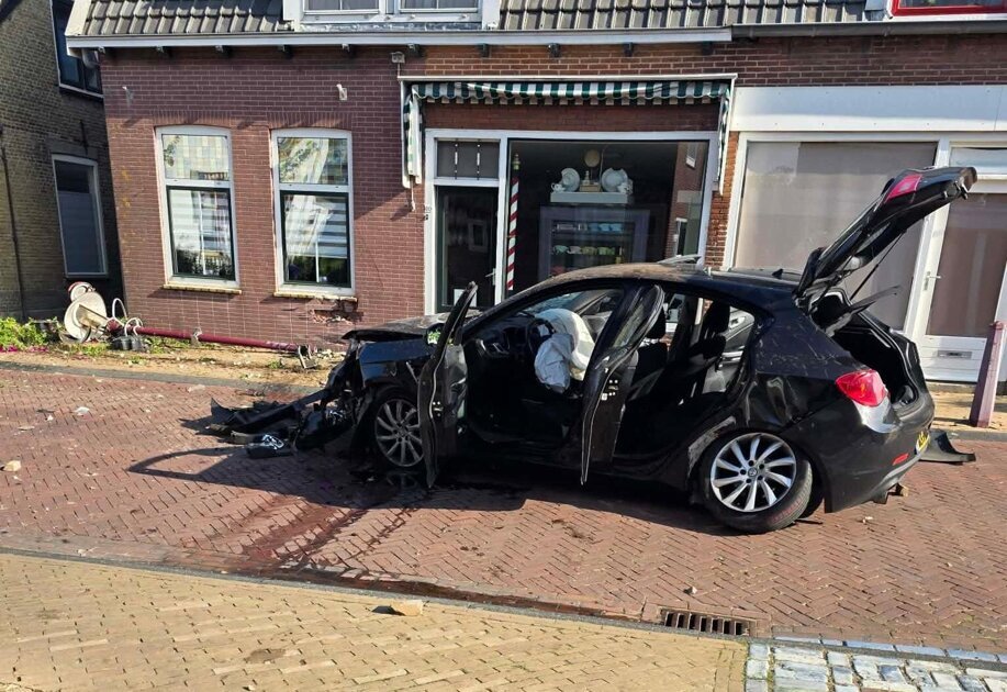 Automobilist verliest macht over stuur in Rockanje