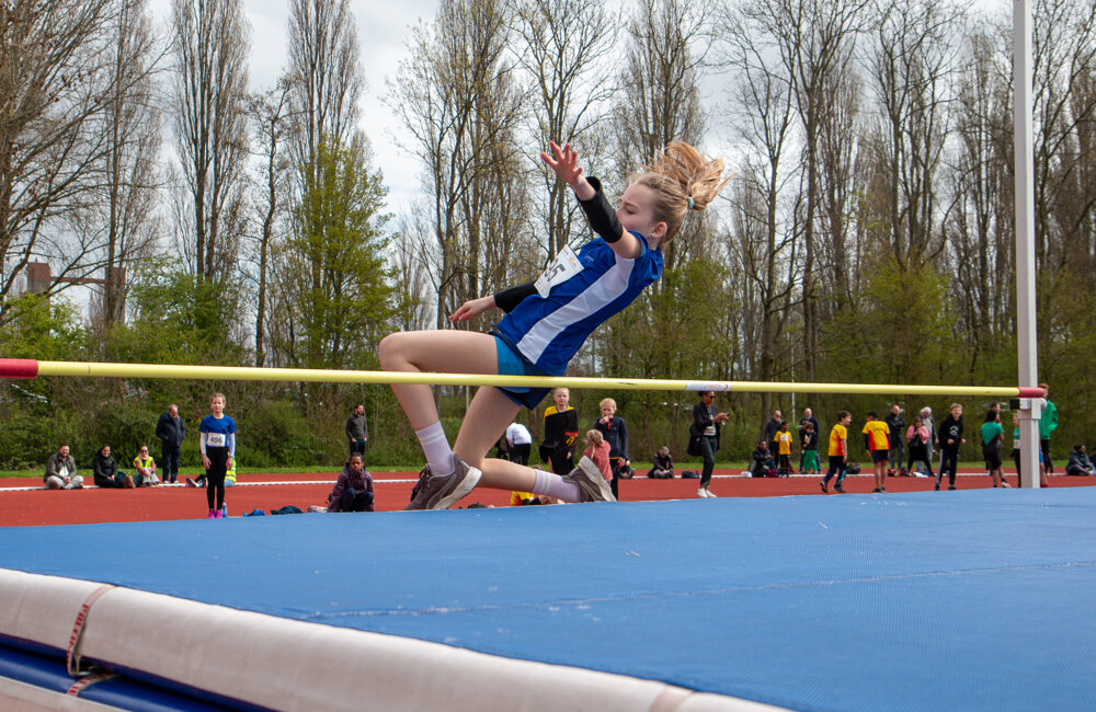 Rowan, hoogspringen.jpg