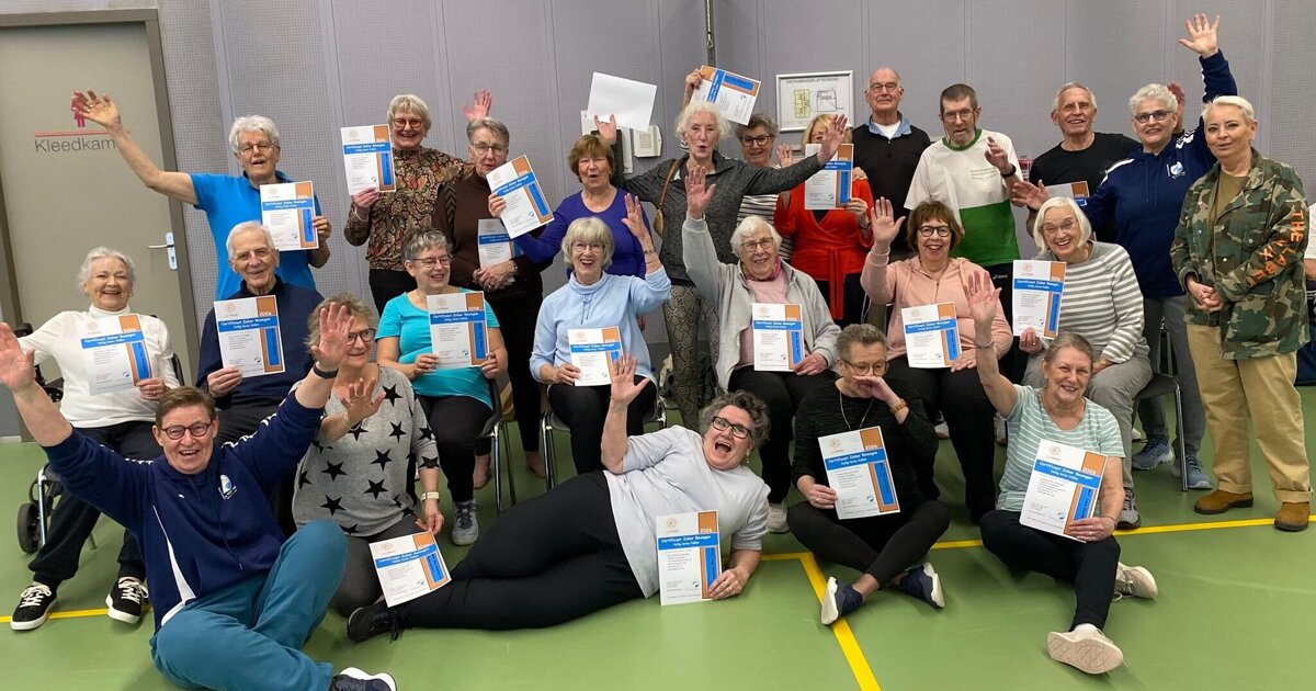 Ouderen leren veilig vallen tijdens succesvolle cursus ‘Zeker Bewegen’ in Vierpolders