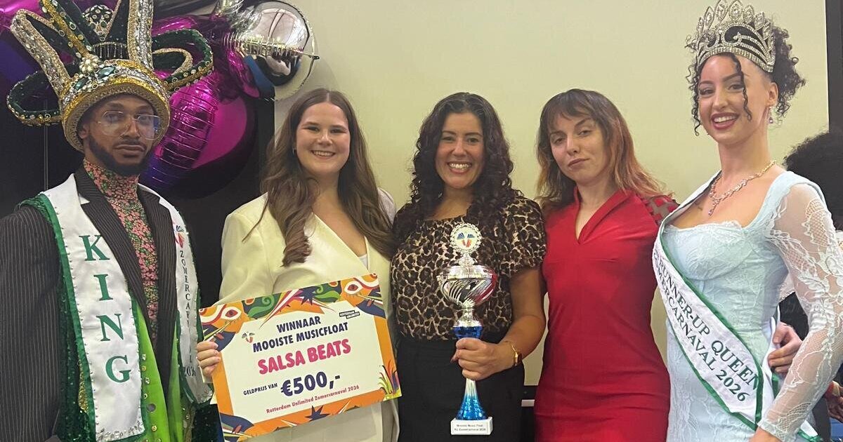 Salsa Beats uit Spijkenisse wint eerste prijs met Music Float tijdens Zomercarnaval Rotterdam