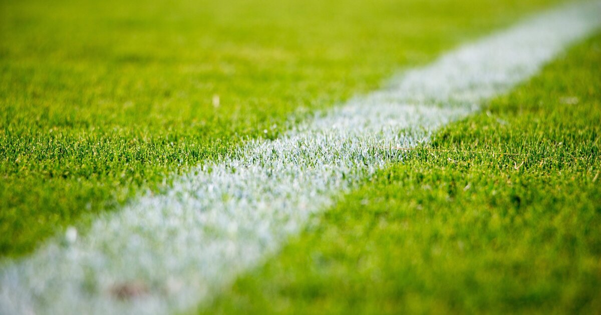 Schoolvoetbalseizoen op Voorne-Putten van start bij VV Hekelingen