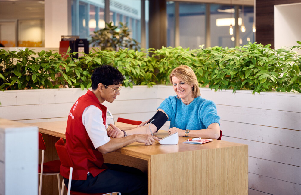 Bloeddrukmeting Hartcheckpunt Hartstichting_foto Rob van der Voort Photography.jpg