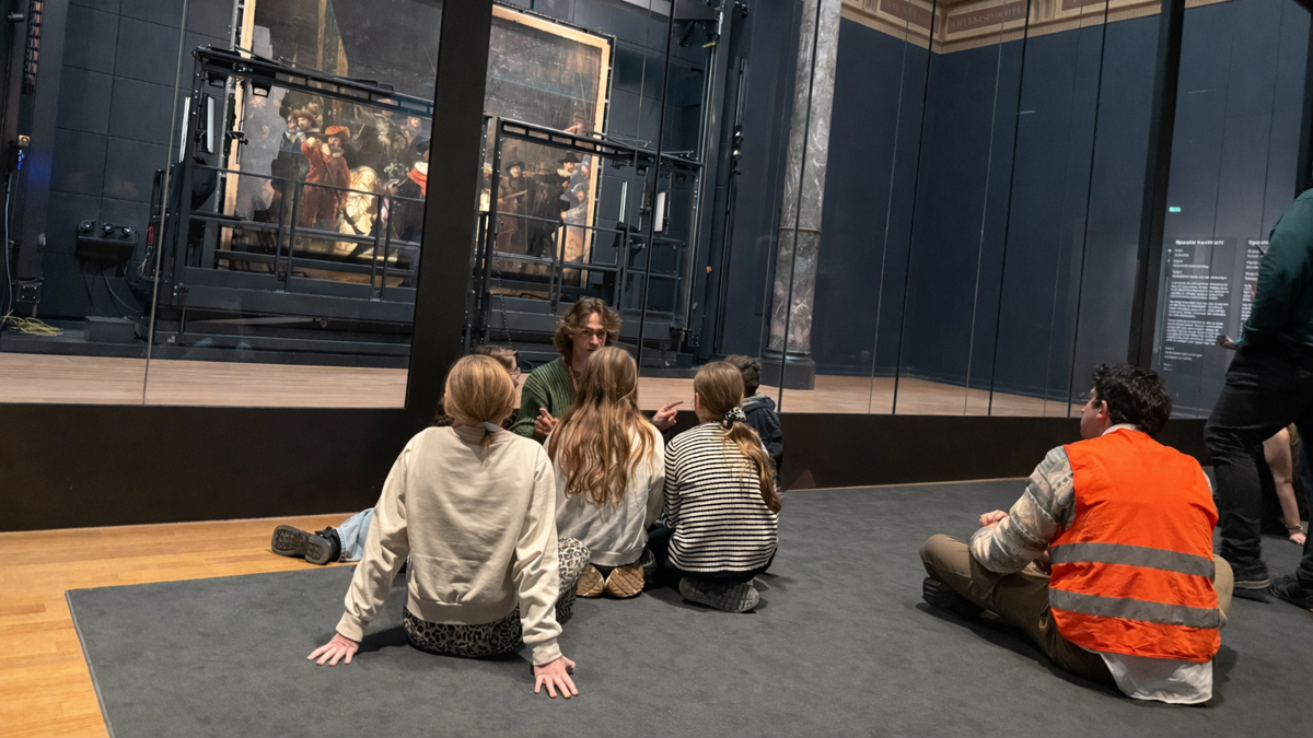 Leerlingen De Bosrand op bezoek in het Rijksmuseum.png