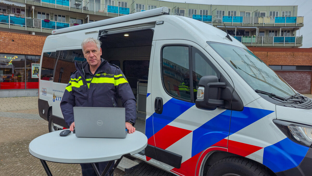 Wijkagent_Politie_Ed_van_den_Blink.jpg