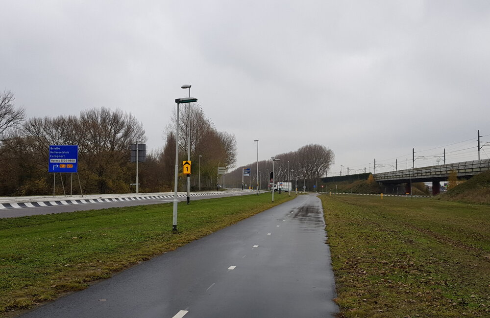 Droespolderweg richting Calandbrug.jpg