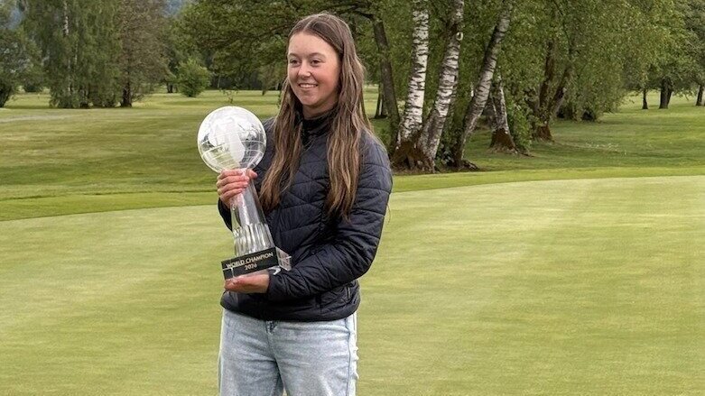 Sophie Dekker Wereldtitel Ski & Golf.jpg