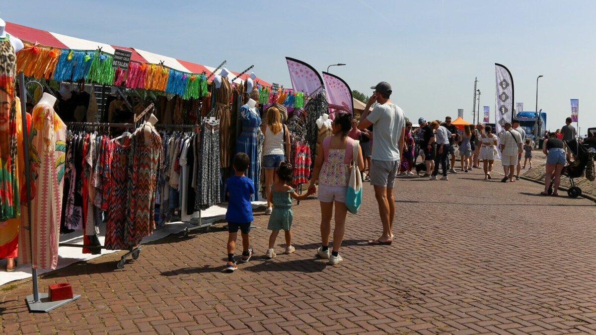 Pinkstermarkt 1.jpeg