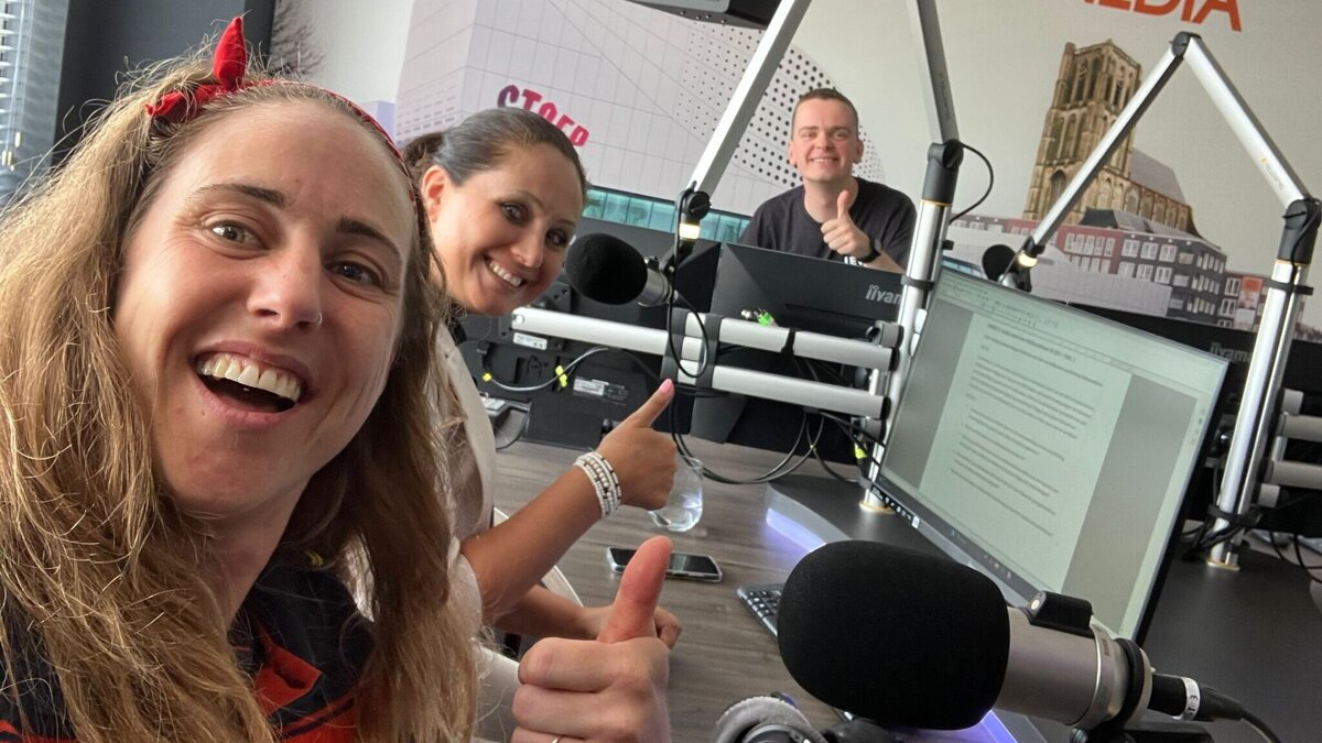 Wijkbrandweer Megan & Marian SBO in de studio van LINQ