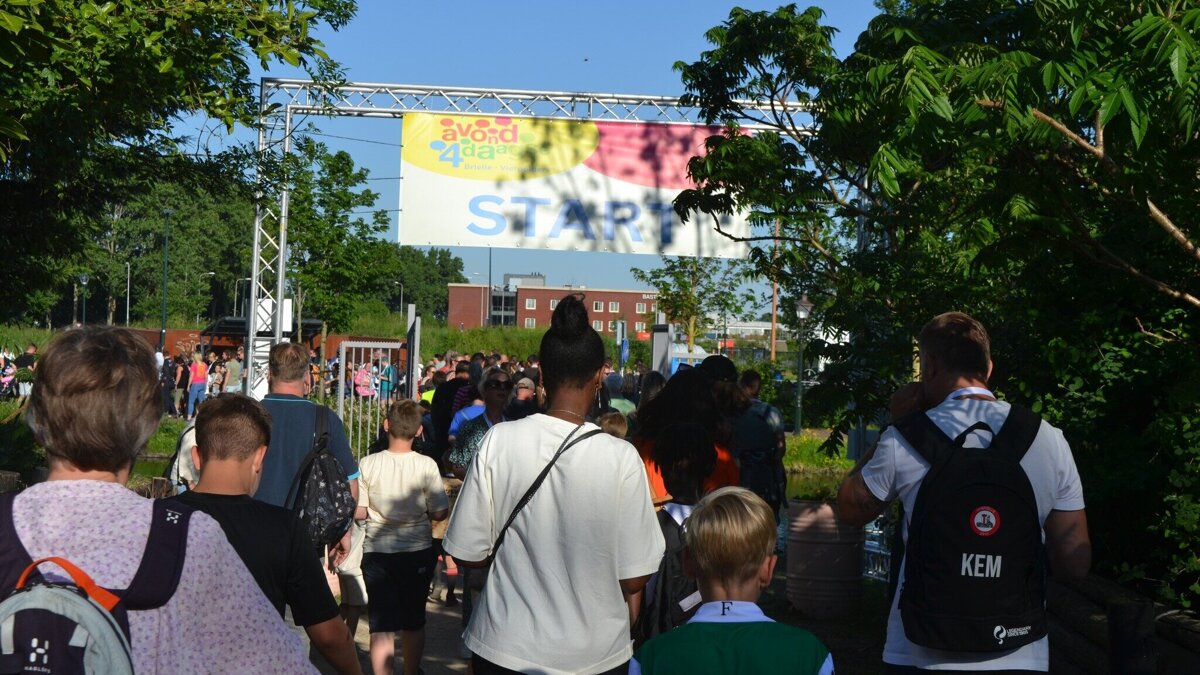 Avondvierdaagse Brielle 2025 - Foto LINQ Media.jpg