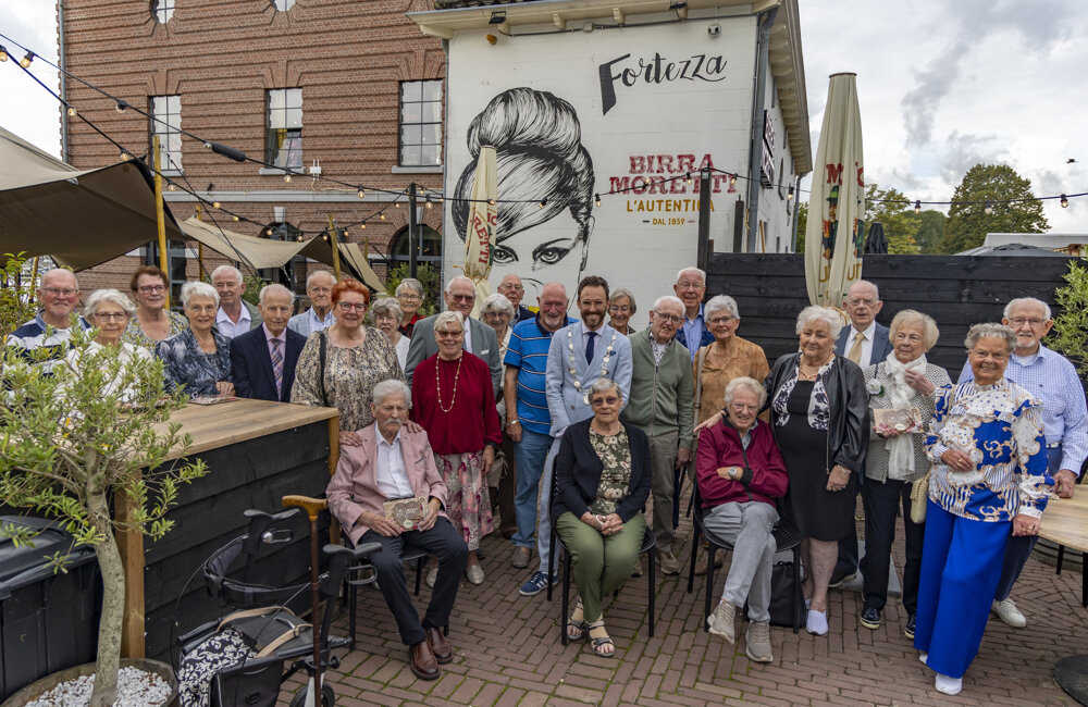 Bijeenkomst huwelijksparen 020926
