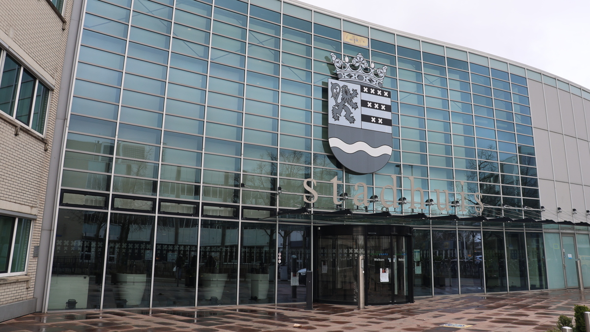 Stock_Gemeente_Nissewaard_Stadhuis.JPG