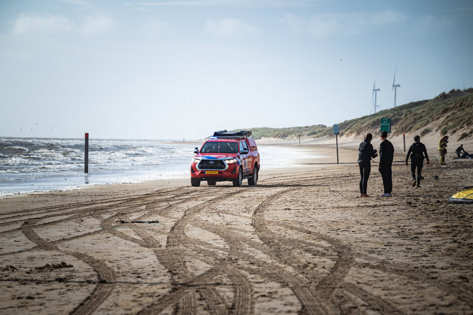Traumahelikopter ingezet voor kitesurfer bij Tweede Slag