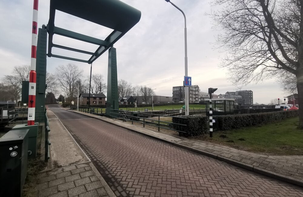 Sluis Kanaal door Voorne.jpeg