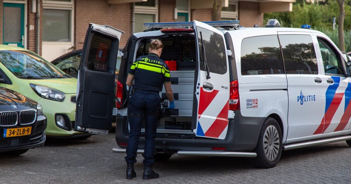 Vijf aanhoudingen na vernieling woning op Atalanta in Hellevoetsluis